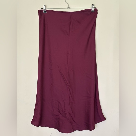 Dresses & Skirts - Women’s Elastic High Waist Solid Burgundy Maxi Skirt